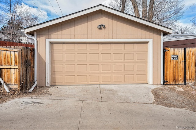 detached garage with fence