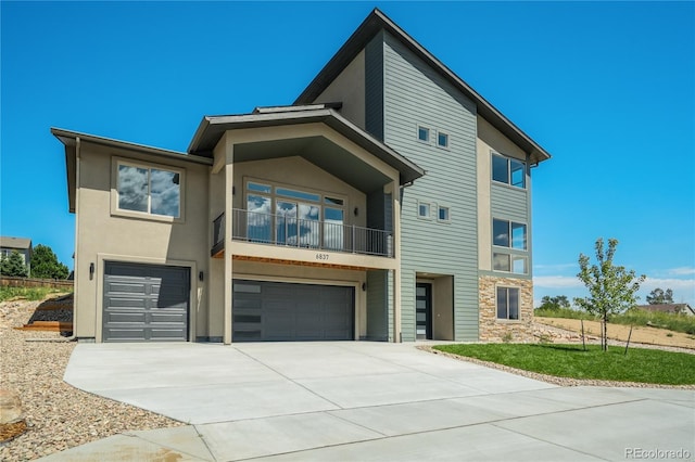 view of front facade with a garage