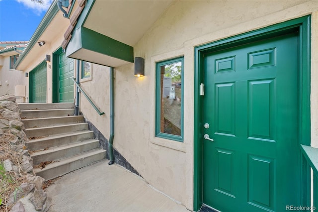 857 Pawnee Trl, Castle Rock, CO 80108 - doorway to property with stucco siding