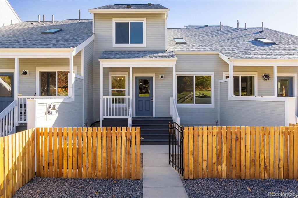 view of front of home