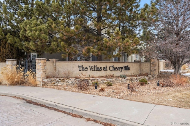 view of community / neighborhood sign