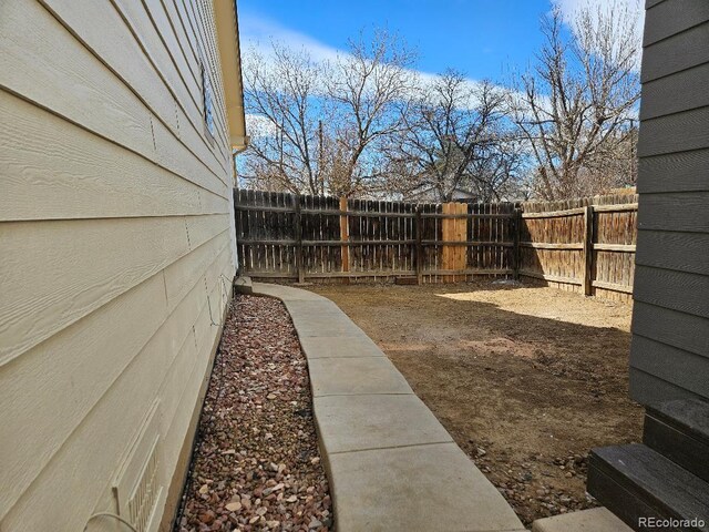 808 Idalia St, Aurora, CO 80011 - view of yard
