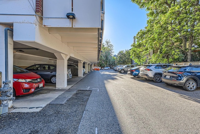 937 N Clarkson St Unit 206, Denver, CO 80218 - view of uncovered parking lot