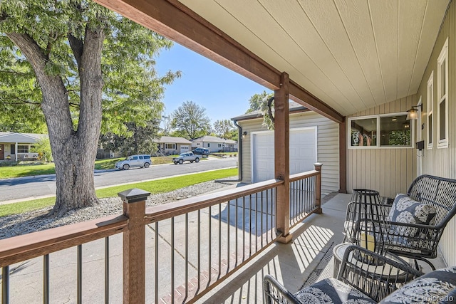 balcony featuring covered porch