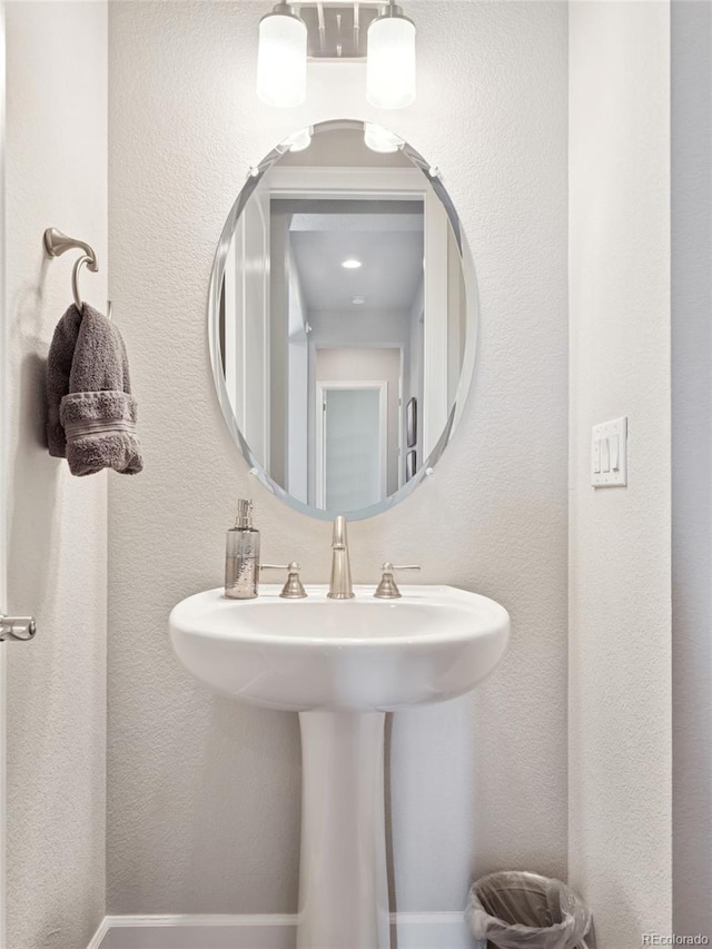 6970 E Lake Dr, Centennial, CO 80111 - view of bathroom