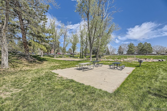 4899 S Dudley St Unit 20G, Littleton, CO 80123 - surrounding community featuring a yard