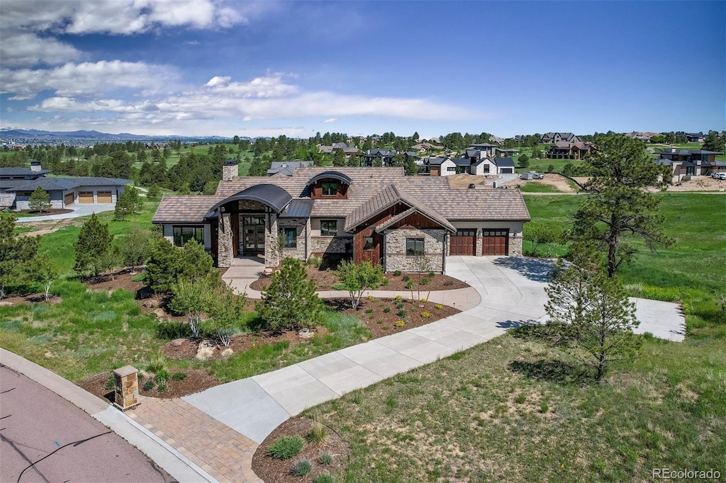 view of front of property featuring a front yard