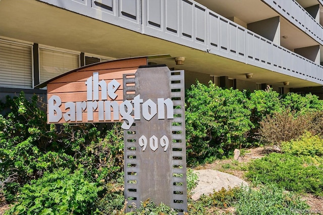 view of community / neighborhood sign