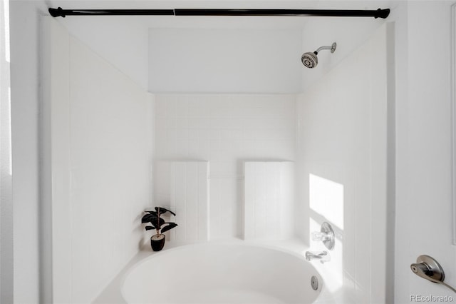 bathroom featuring shower / bathtub combination