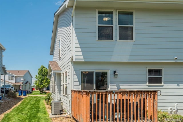 533 Horizon Pl, Dacono, CO 80514 - back of property featuring a deck and a yard