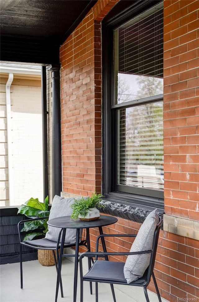 balcony with a porch