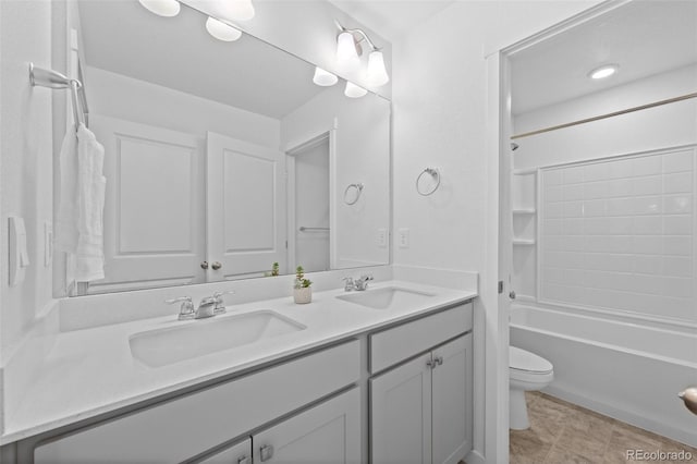 437 Thrush Pl, Johnstown, CO 80534 - full bath with double vanity and washtub / shower combination