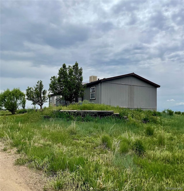 47904 Dartmouth Ave, Bennett, CO 80102 - view of side of home