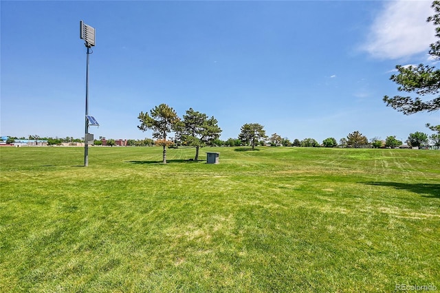 426 Kenton St, Aurora, CO 80010 - surrounding community featuring a yard