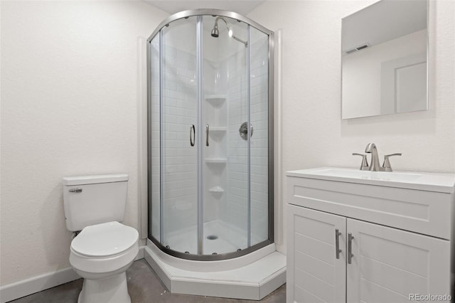 full bathroom with toilet, visible vents, vanity, baseboards, and a shower stall