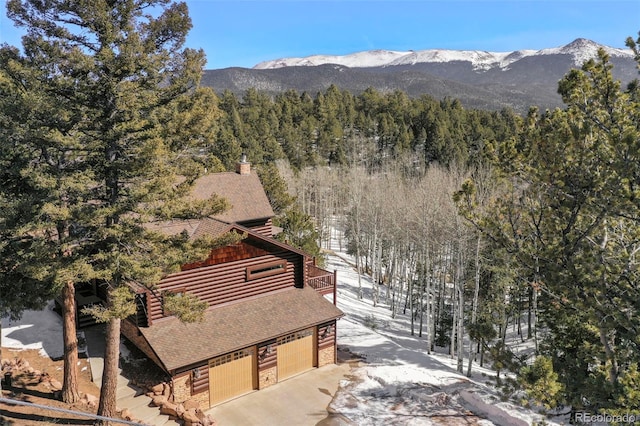 bird's eye view with a mountain view