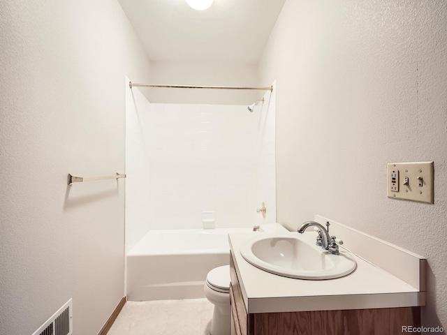 9670 W 69th Ave, Arvada, CO 80004 - full bath with toilet, vanity, and shower / bathtub combination