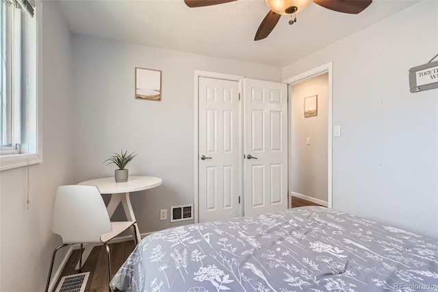 bedroom featuring ceiling fan