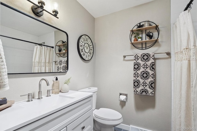 13051 W Jewell Cir, Lakewood, CO 80228 - full bath with vanity and a shower with shower curtain
