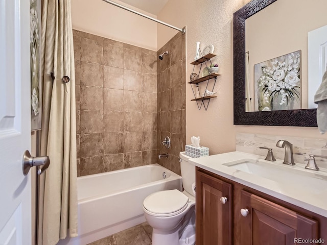 11074 Grayledge Cir, Highlands Ranch, CO 80130 - full bath with shower / tub combo with curtain, vanity, and a textured wall