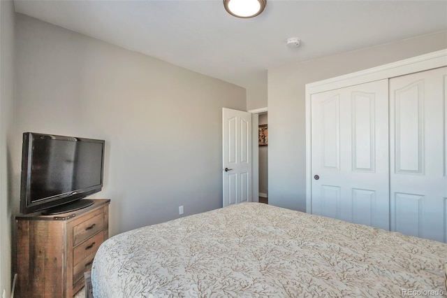 bedroom featuring a closet