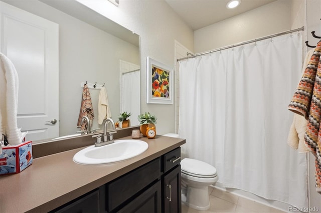 full bathroom featuring recessed lighting, curtained shower, toilet, vanity, and tile patterned floors