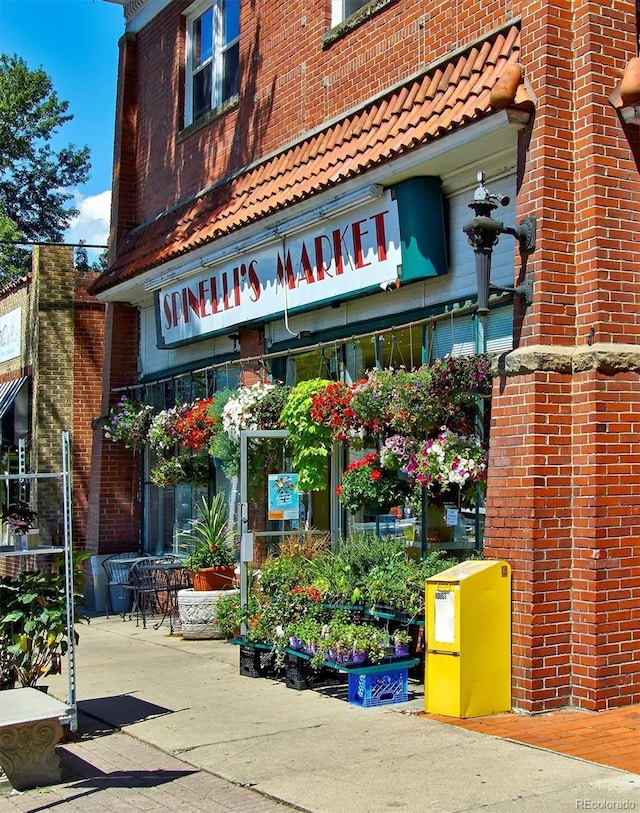 2201 Cherry St, Denver, CO 80207 - view of building exterior
