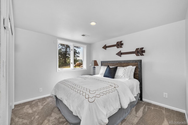 bedroom with carpet flooring