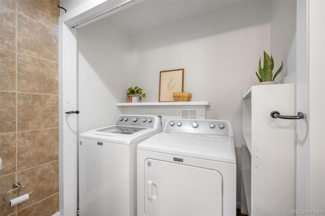 5167 S Pearl St, Littleton, CO 80121 - laundry room with washing machine and dryer