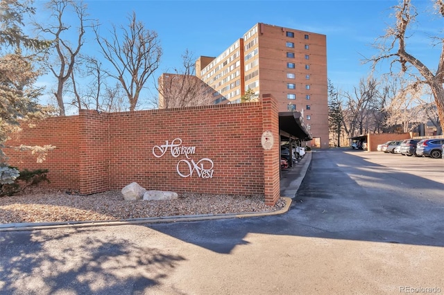 view of community / neighborhood sign