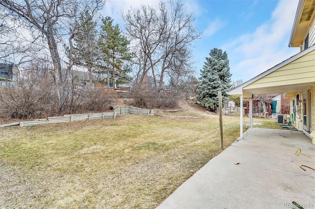 view of yard featuring fence