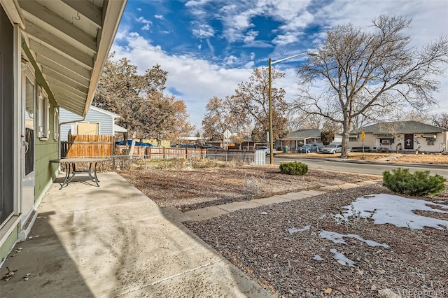 view of yard featuring a patio