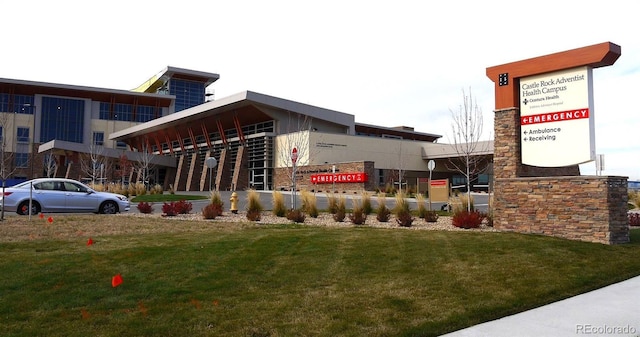 view of building exterior