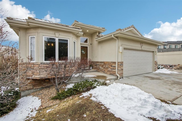 view of front of house featuring a garage