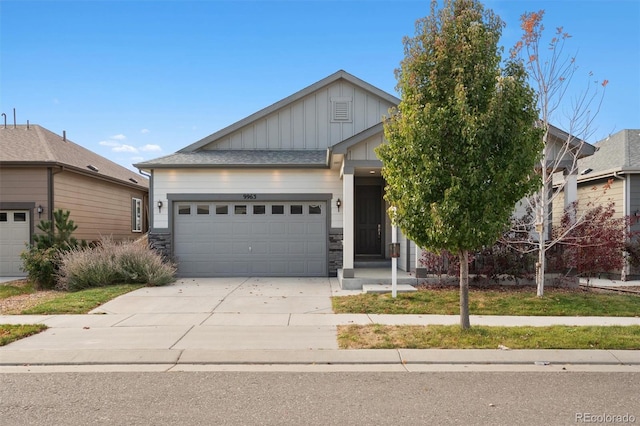 view of front facade with a garage