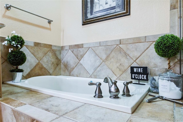 15501 E 112th Ave Unit 20C, Commerce City, CO 80022 - bathroom with a bath
