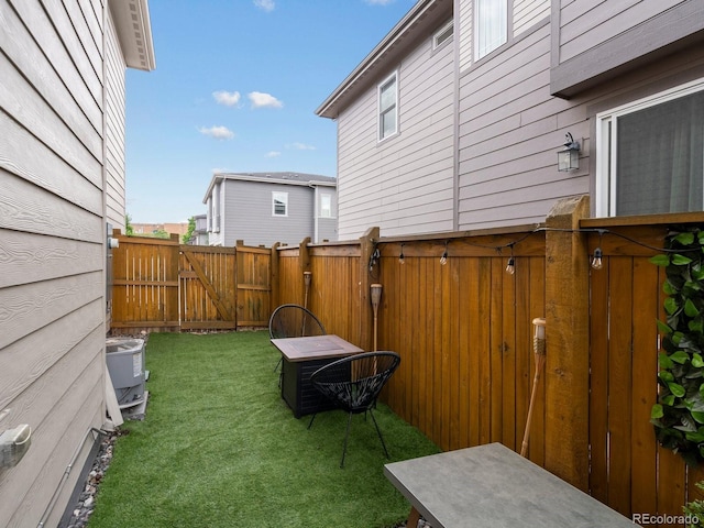 229 W Jamison Ct, Littleton, CO 80120 - view of yard featuring a gate