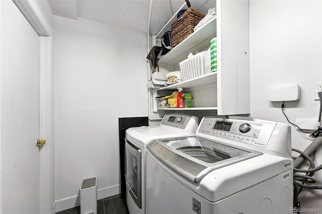 4315 S Elati St, Englewood, CO 80110 - laundry area with independent washer and dryer and baseboards