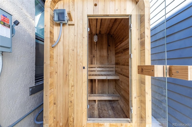 view of sauna / steam room