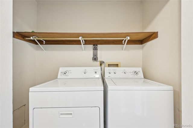 7474 E Arkansas Ave Unit 13-02, Denver, CO 80231 - laundry area featuring washing machine and dryer