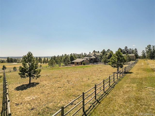 view of yard featuring a rural view