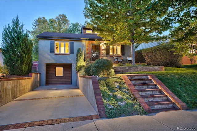 view of front of property featuring stucco siding