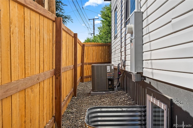 261 Knox Ct, Denver, CO 80219 - view of yard