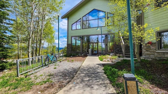2300 Lodge Pole Cir Unit 103, Silverthorne, CO 80498 - property entrance featuring fence
