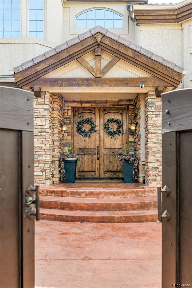 155 S Poplar St, Denver, CO 80230 - entrance to property with stone siding and stucco siding