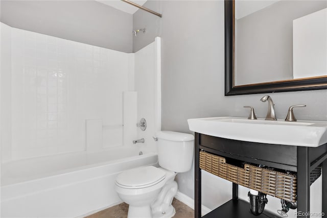 5241 S Shawnee St, Aurora, CO 80015 - full bath featuring washtub / shower combination, vanity, and tile patterned floors
