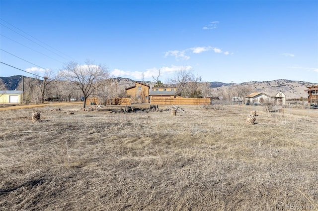 view of yard with a mountain view