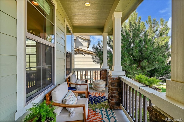 balcony featuring covered porch