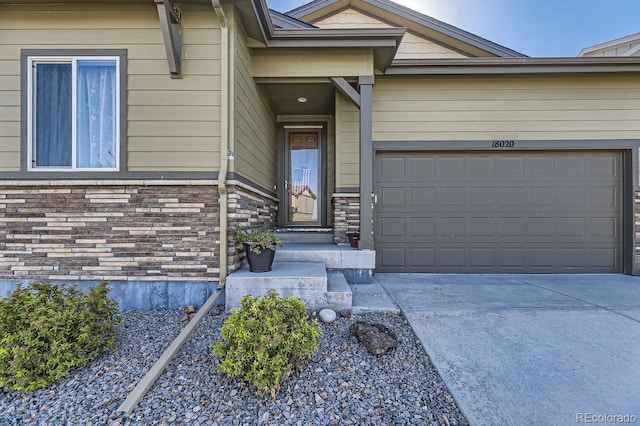 view of front facade featuring a garage