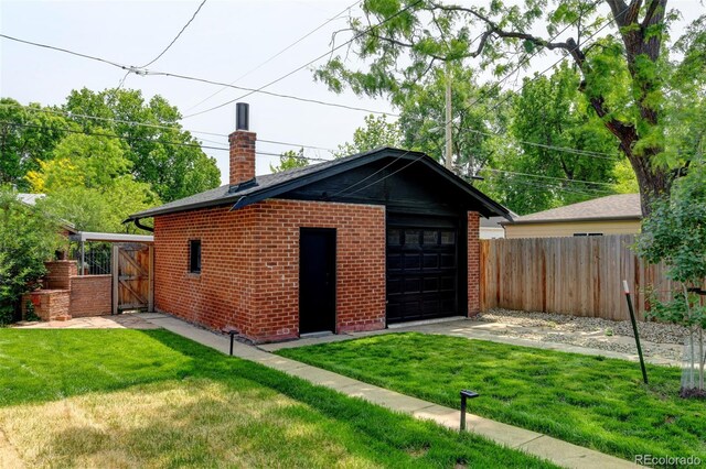 2636 N Glencoe St, Denver, CO 80207 - detached garage with a gate